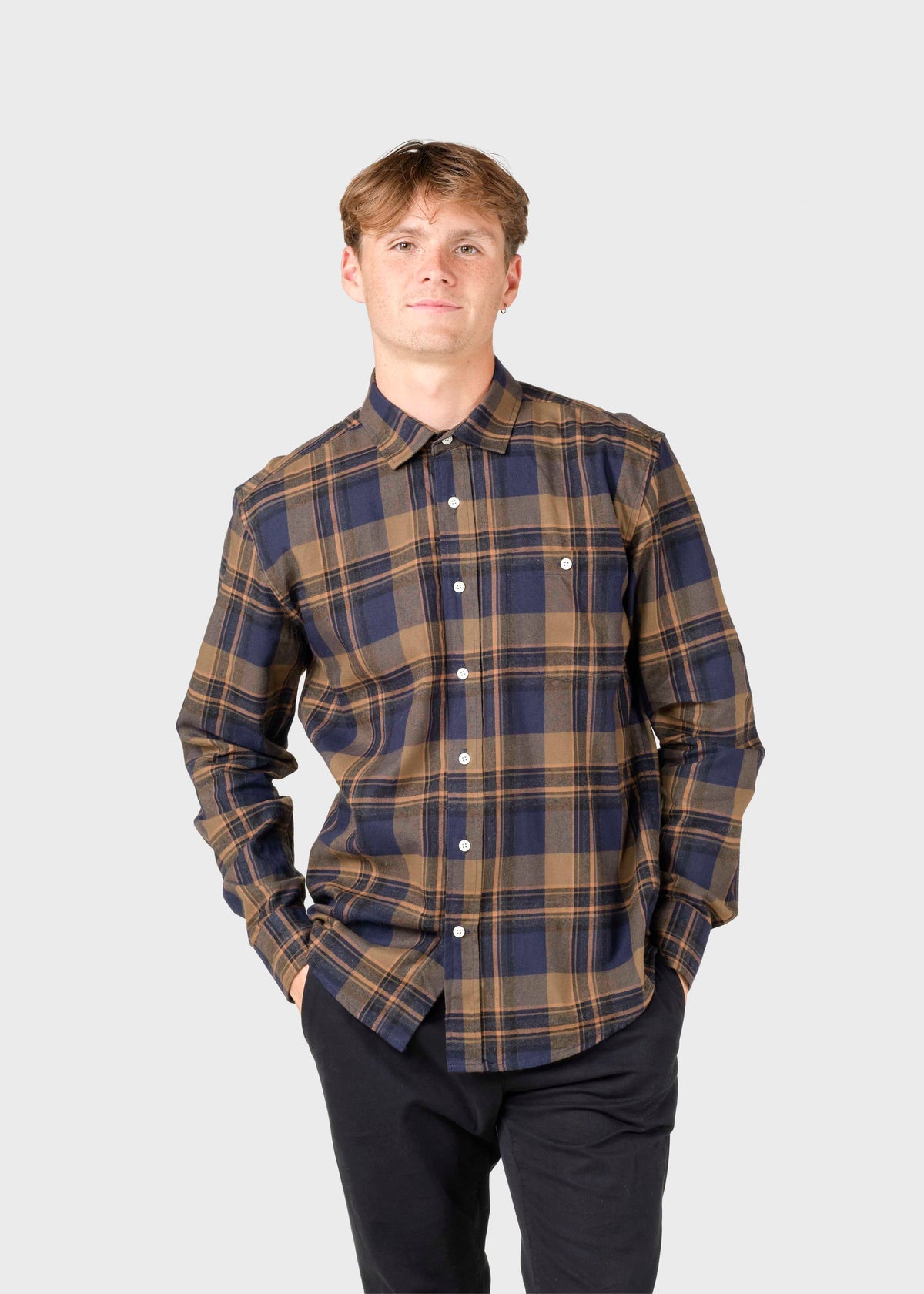 Klitmøller Collective ApS Eddie shirt Shirts Black/brown/navy