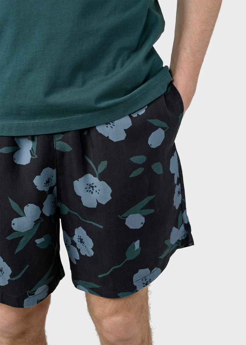 Klitmøller Collective ApS Mason shorts  Walkshorts Black bottom/moss green/sky blue flowers