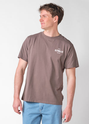 Klitmøller Collective ApS Mens small logo tee OCS T-Shirts Taupe