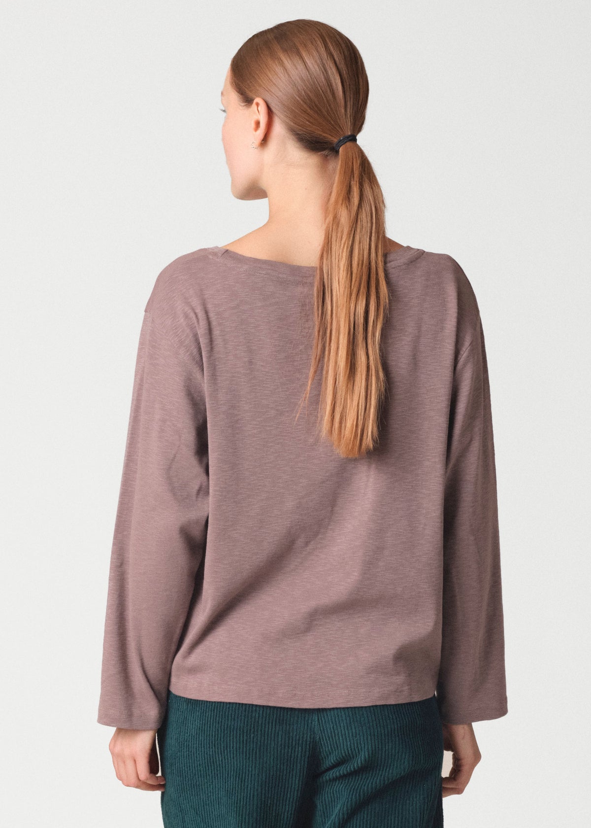 Klitmøller Collective ApS Mila wide neck L/S tee OCS T-Shirts Taupe