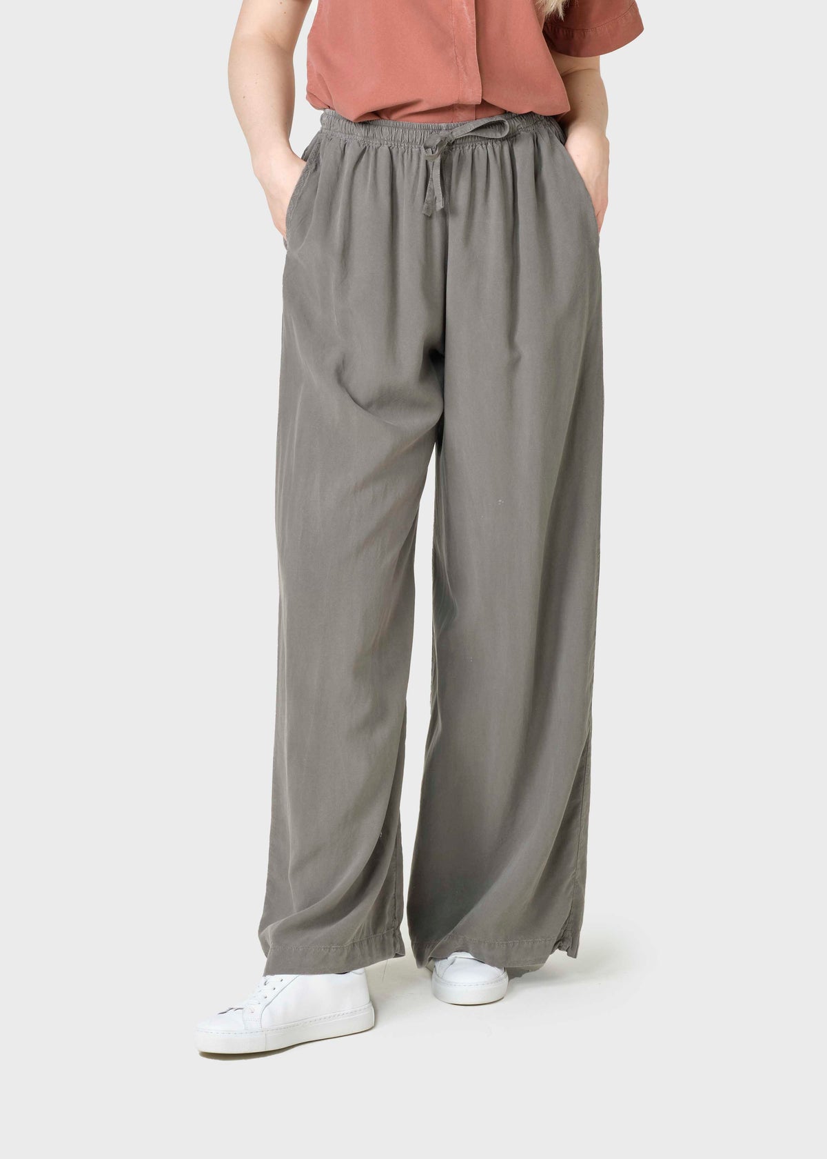 Klitmøller Collective ApS Thorbjørg pants Pants Taupe