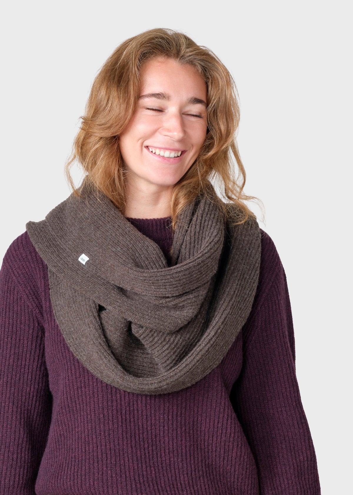 Klitmøller Collective ApS Tube knit scarf Scarfs Taupe